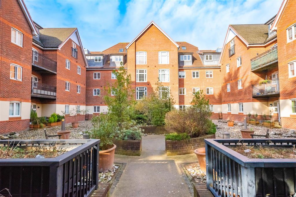 Property photo 1 of 14