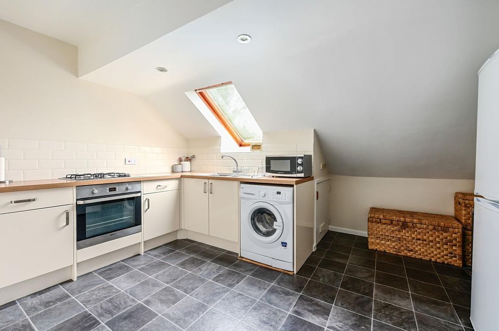 Property photo 2 of 11 Kitchen