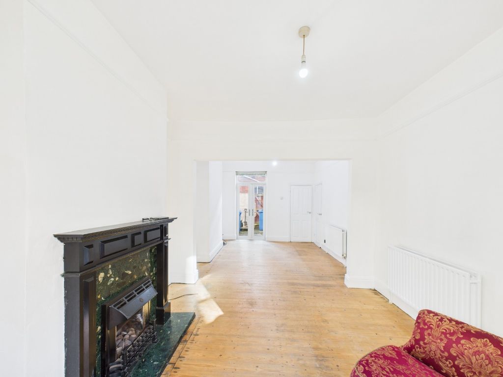 Property photo 2 of 13 4568494