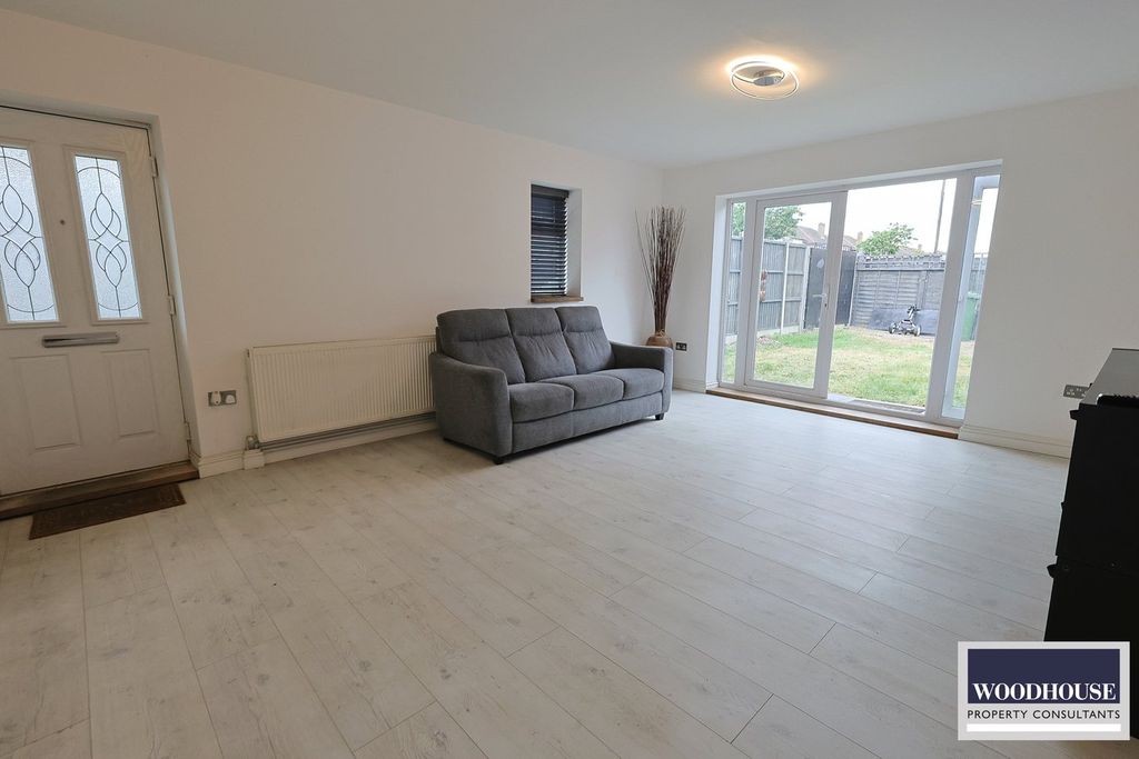 Property photo 3 of 26