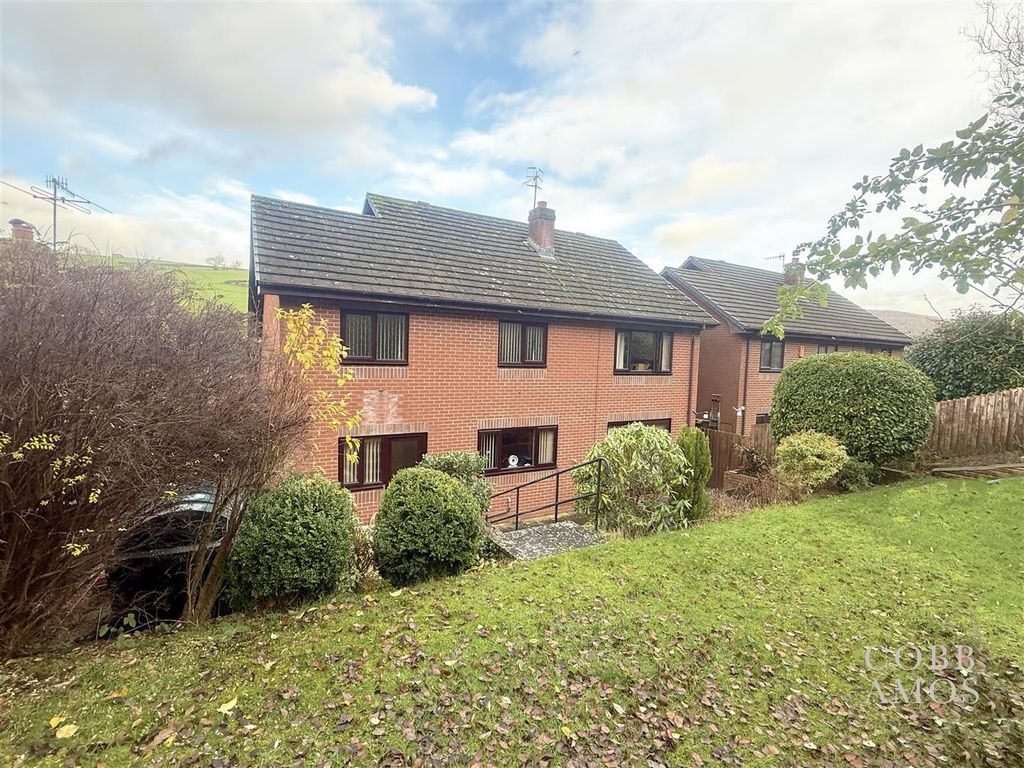 Property photo 3 of 22 Garden 3.Jpg