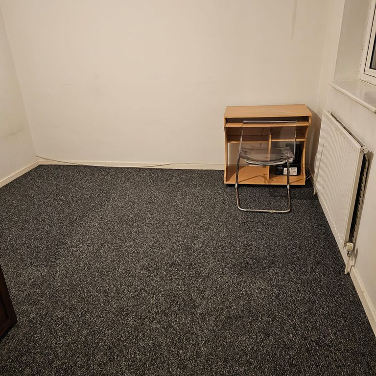 Property photo 2 of 12 44