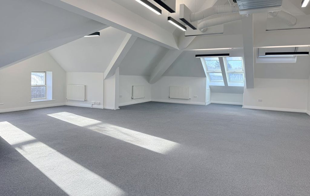 Property photo 3 of 10 1670x1500_Fairbank-House_Offices-To-Rent_0000S_0004_Layer-269.Png