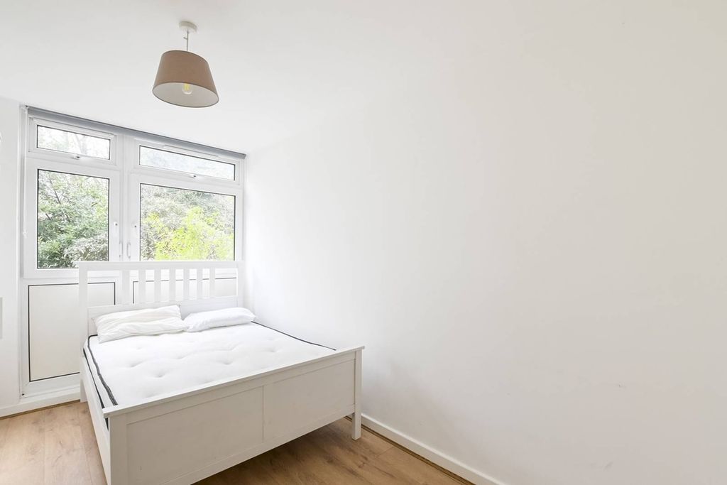 Property photo 3 of 10 Photo 2