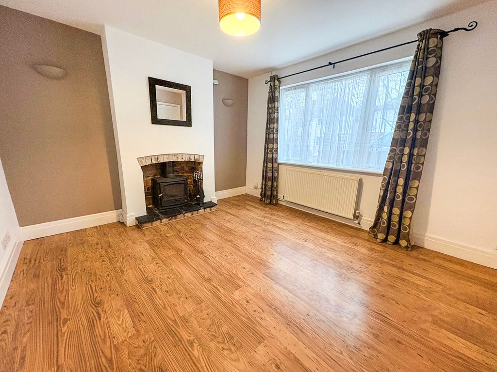 Property photo 2 of 18 Lounge