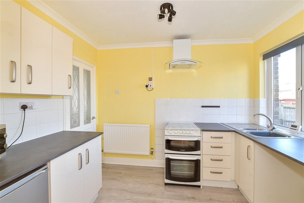 Property photo 1 of 17 Kitchen