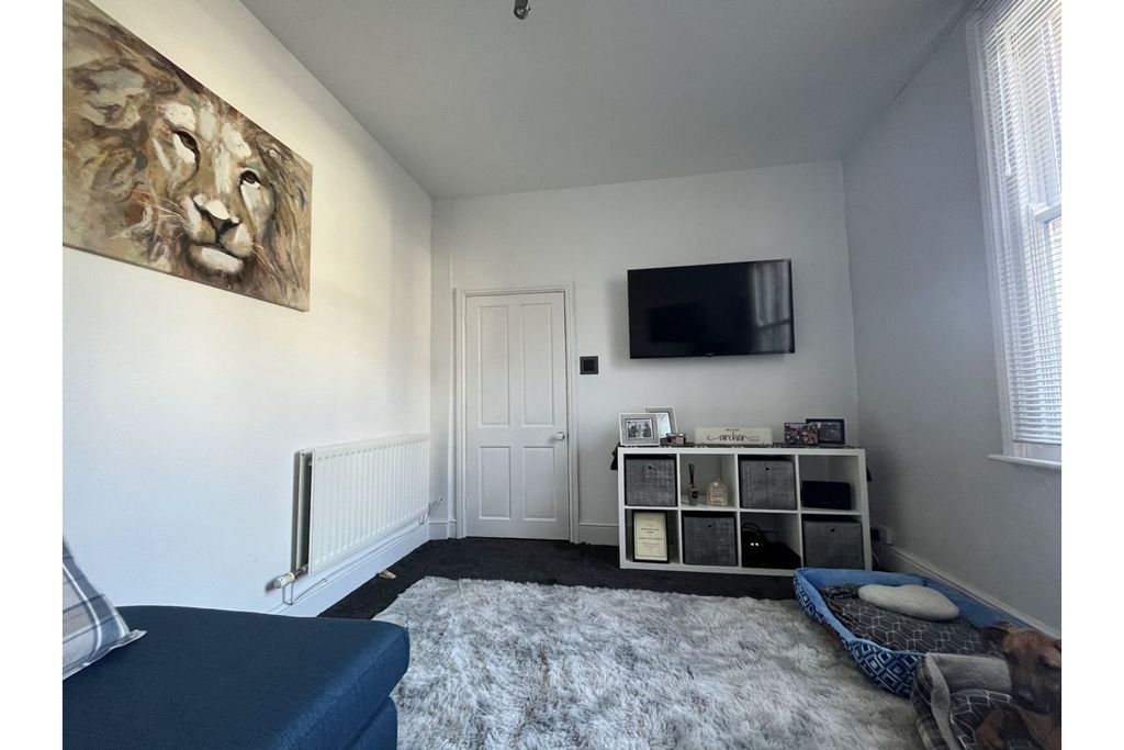 Property photo 2 of 16 Living Room