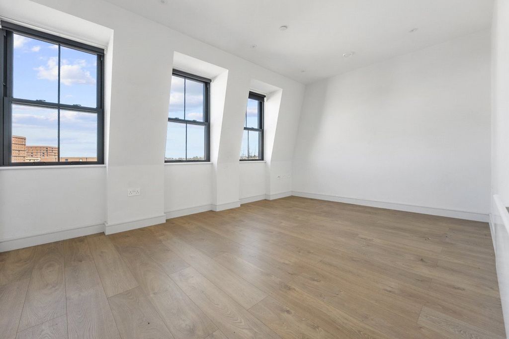 Property photo 3 of 10 Picture No. 06