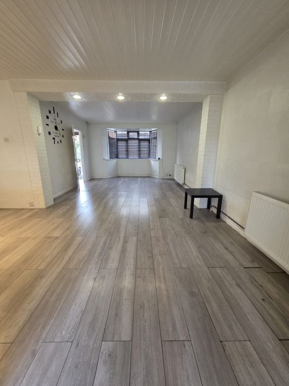 Property photo 3 of 26