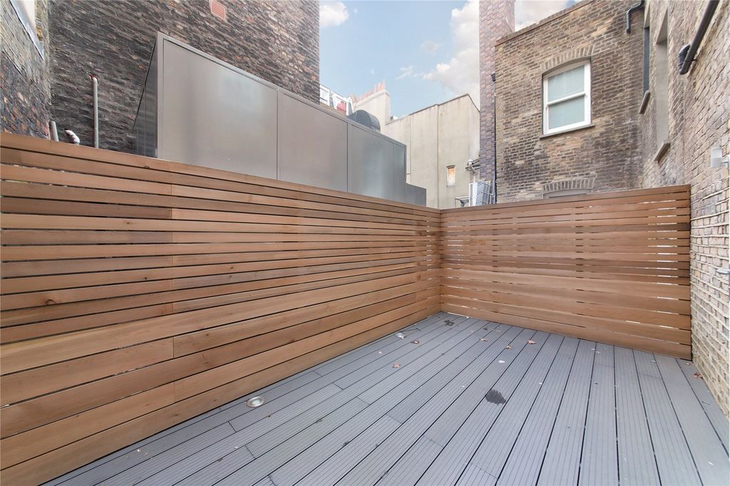 Property photo 3 of 13 Romilly Street