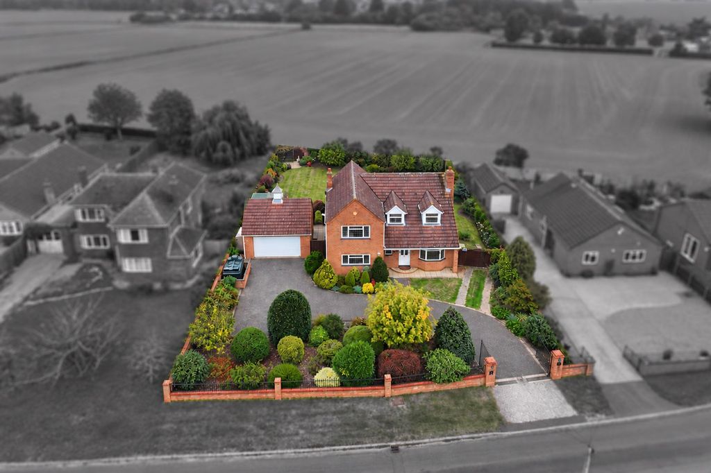 Property photo 3 of 44
