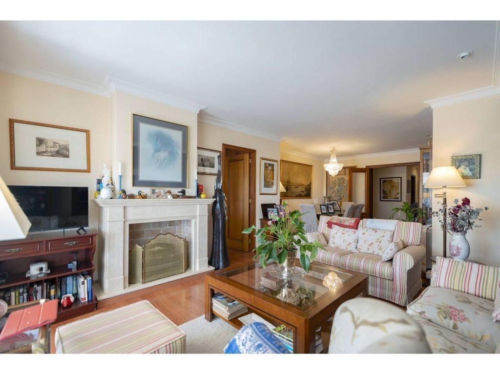 Property photo 3 of 30