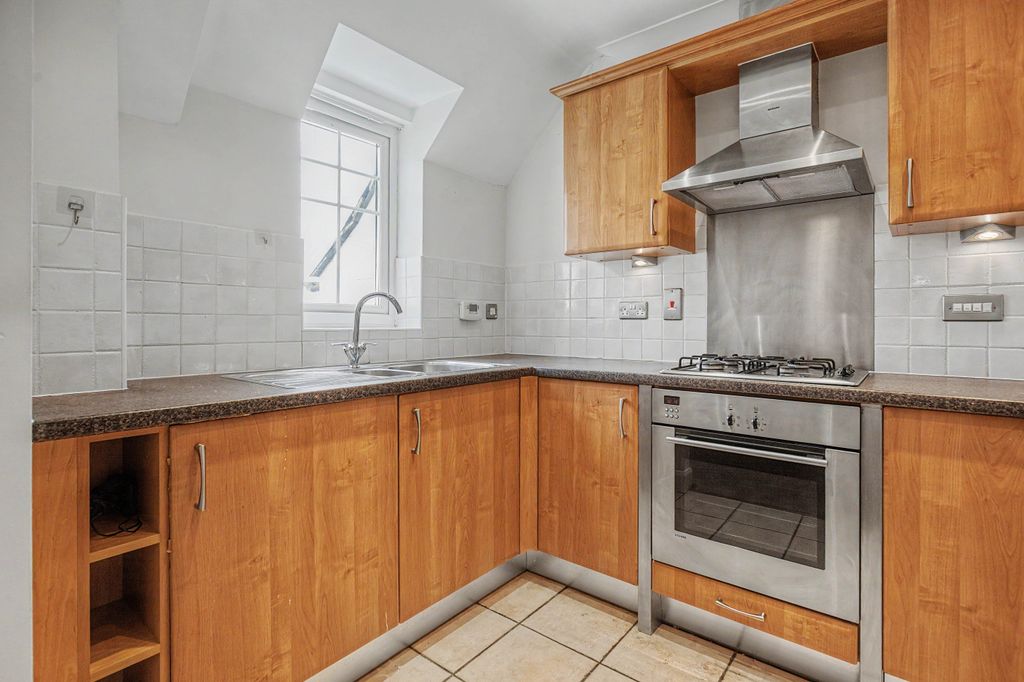 Property photo 3 of 18 Kitchen 2