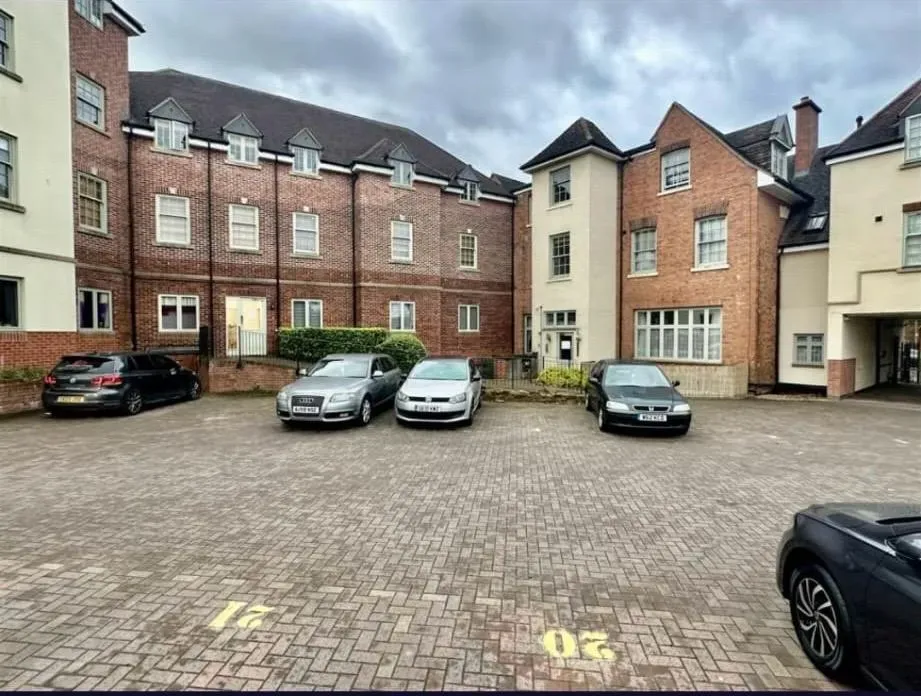 Property photo 2 of 7 Parking
