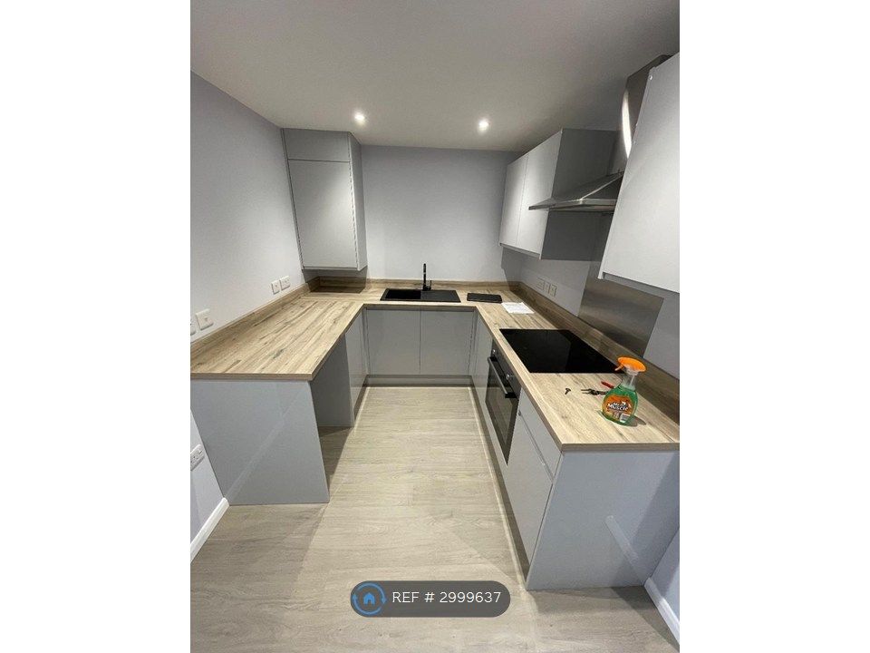 Property photo 3 of 13 Kitchen