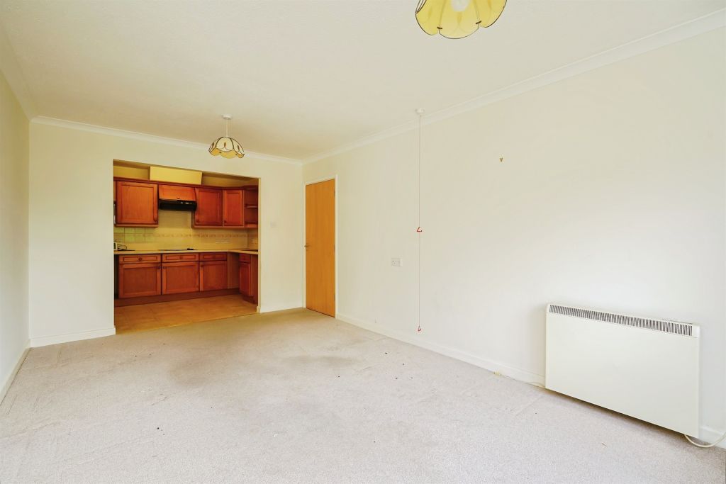 Property photo 3 of 18