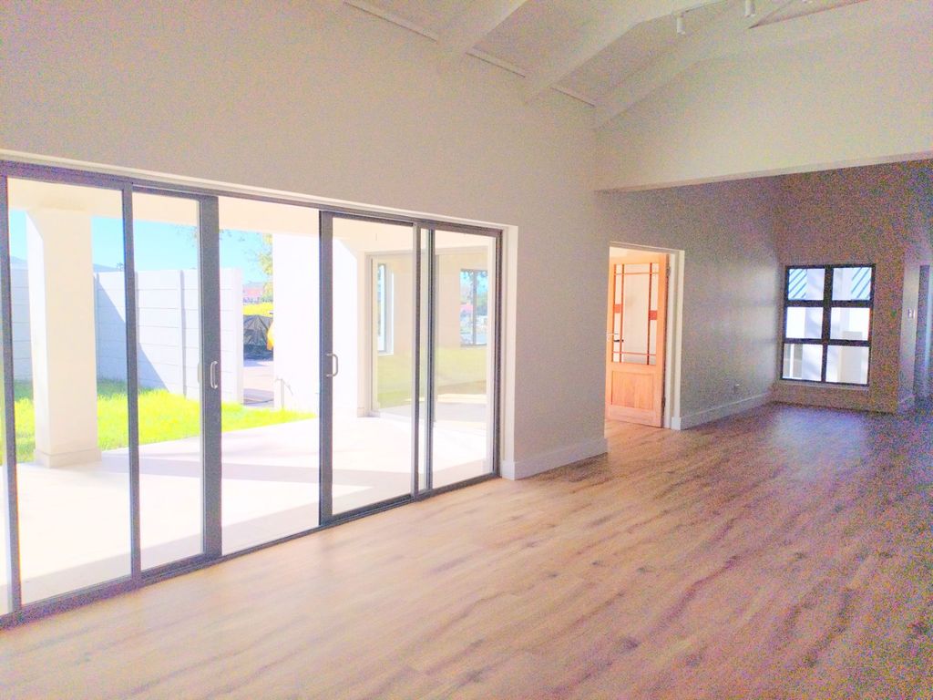 Property photo 3 of 18 Dbv1686543