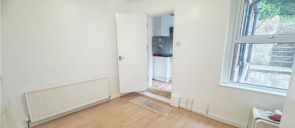 Property photo 2 of 4