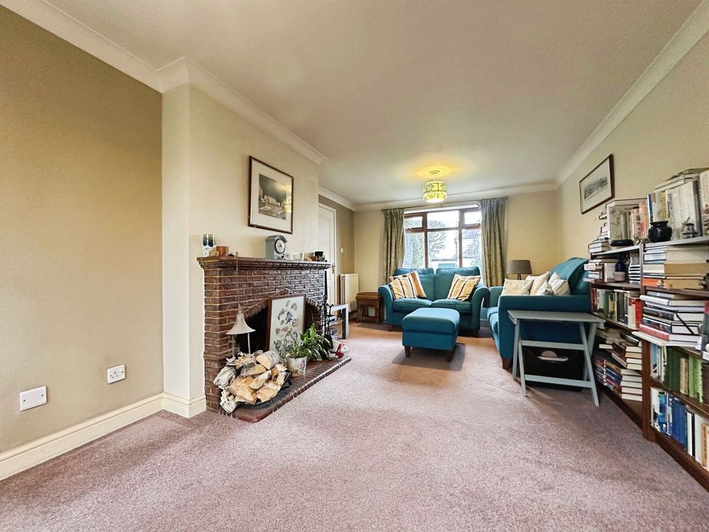 Property photo 3 of 19