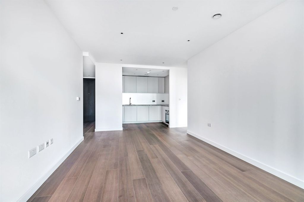 Property photo 1 of 19 (Main)