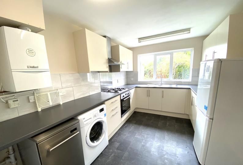 Property photo 2 of 12 Kitchen