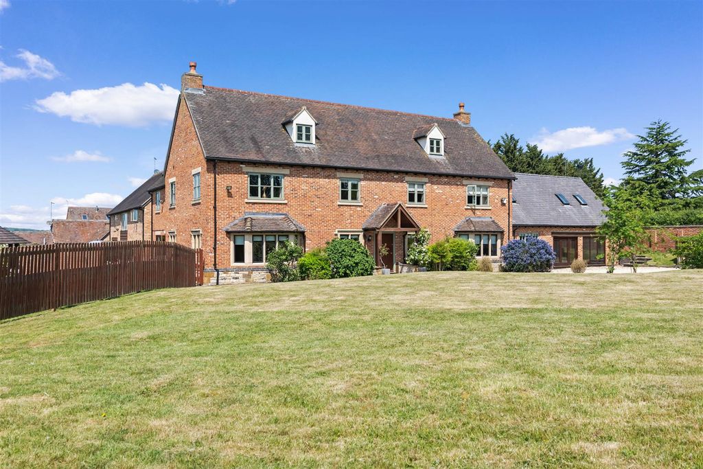 Property photo 1 of 42