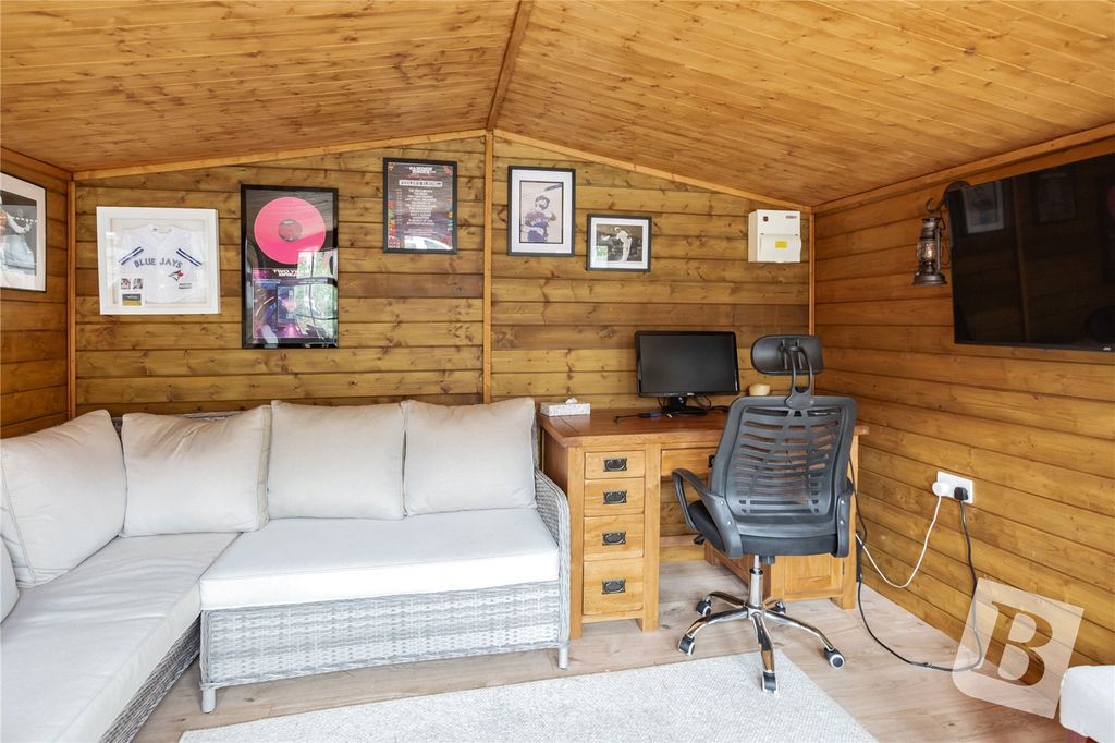Property photo 3 of 16 Cabin
