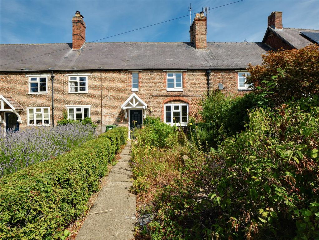 Property photo 1 of 16 External