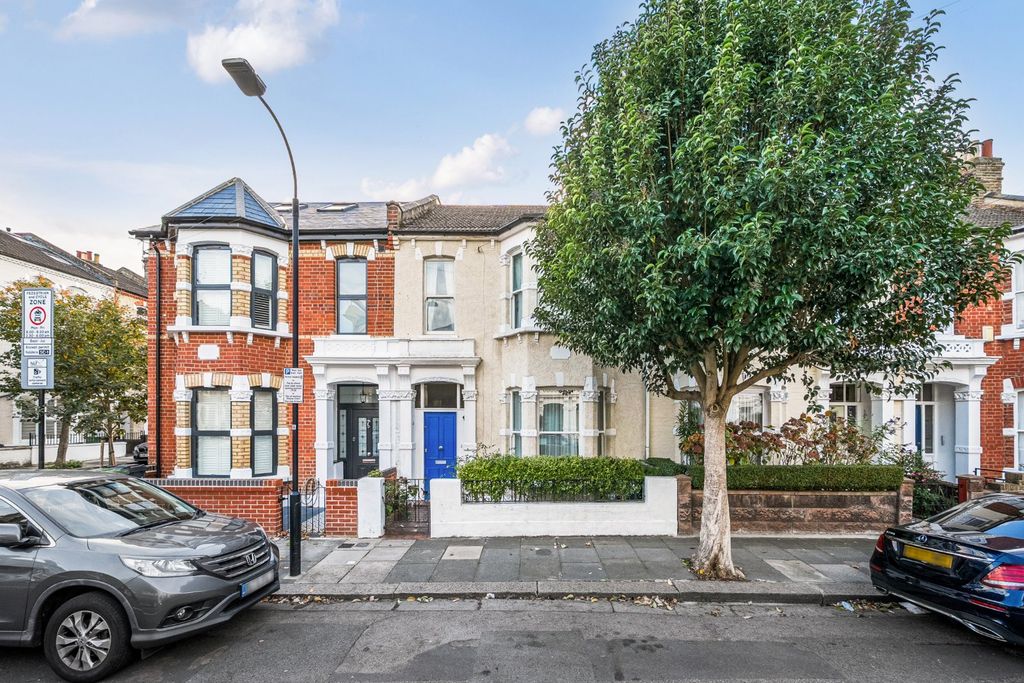 Property photo 2 of 21 Picture No. 23