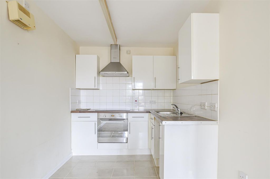 Property photo 2 of 8 5_66161.Jpg