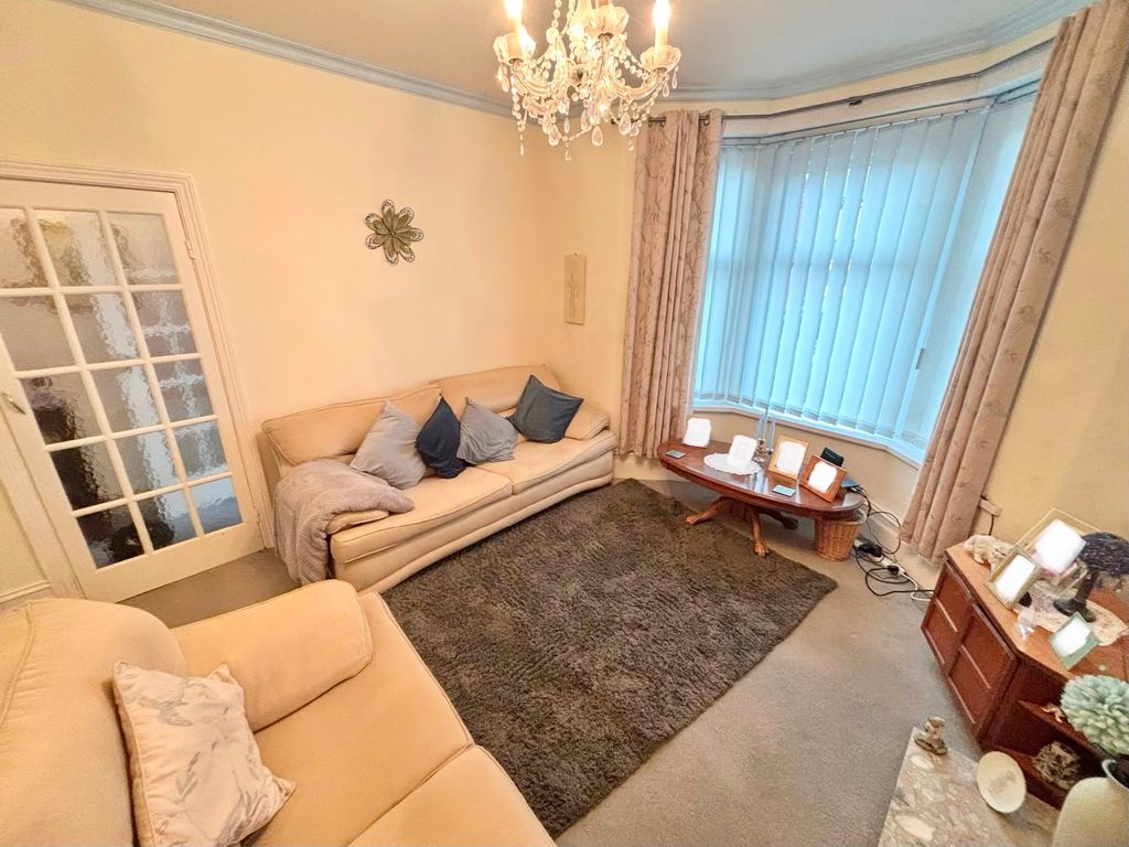 Property photo 2 of 28