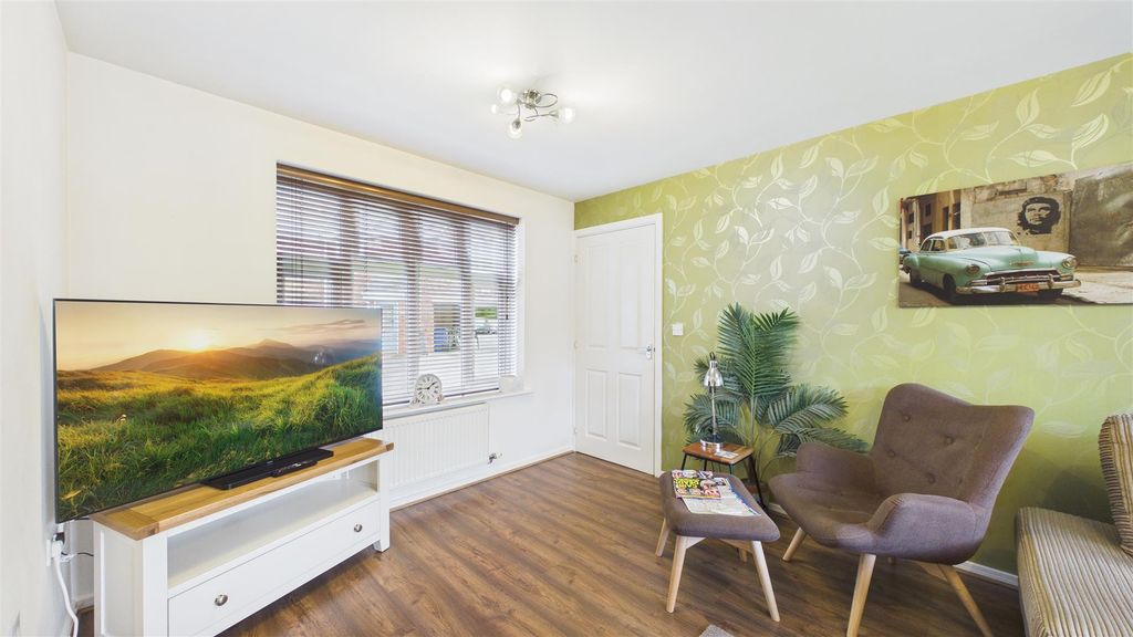 Property photo 2 of 17 Cam05101G0-Pr0146-Still008.Jpg