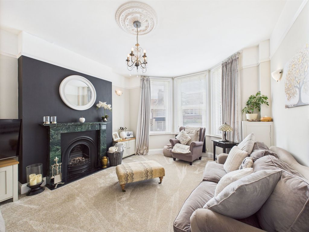 Property photo 2 of 30