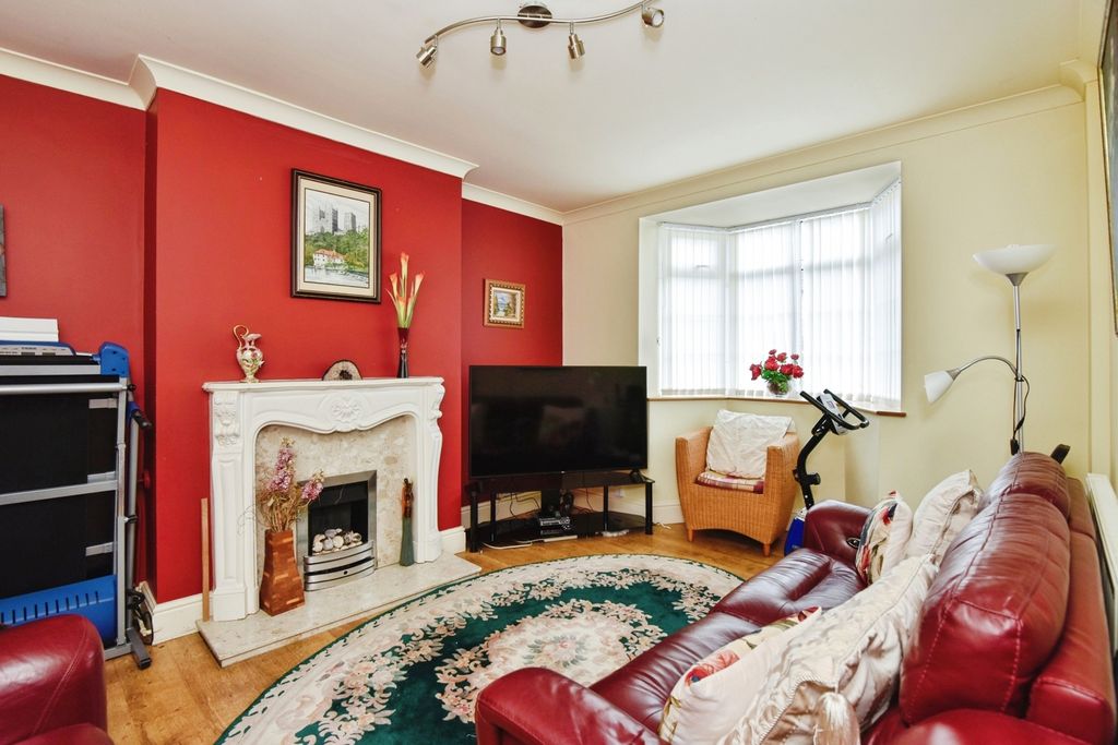 Property photo 3 of 26 Pbox-Img.Jpg