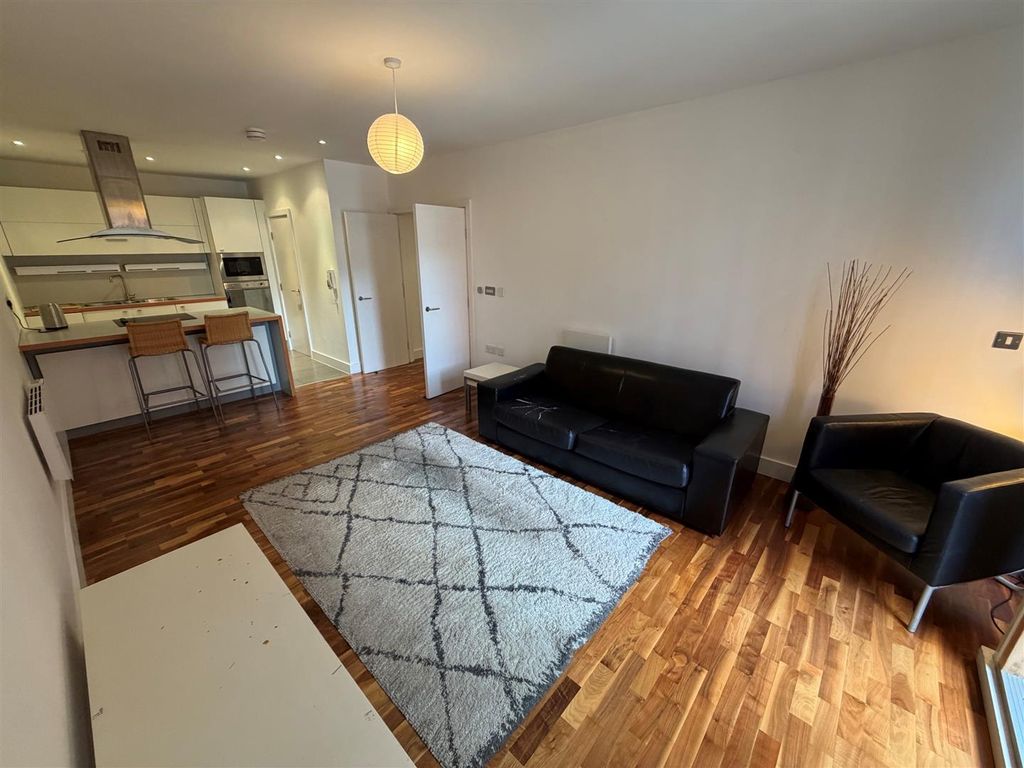 Property photo 3 of 12