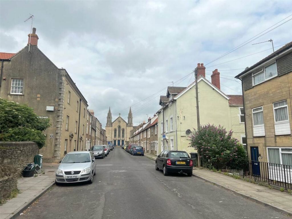 Property photo 1 of 13 Trinity Street