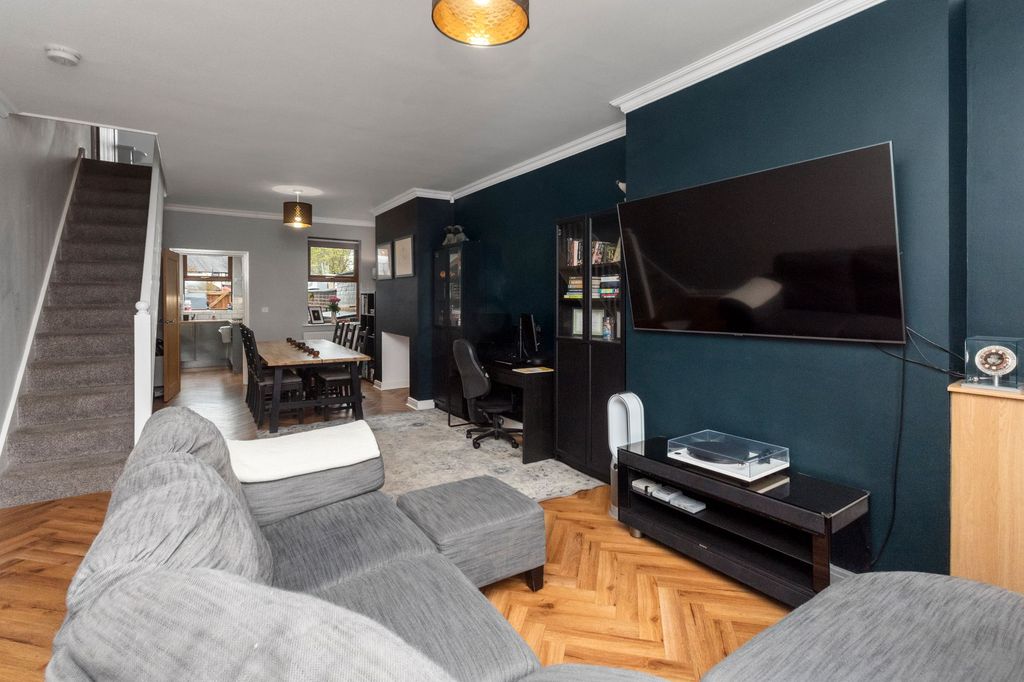 Property photo 2 of 24