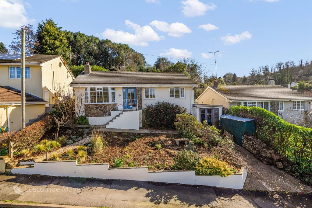 Property photo 2 of 18