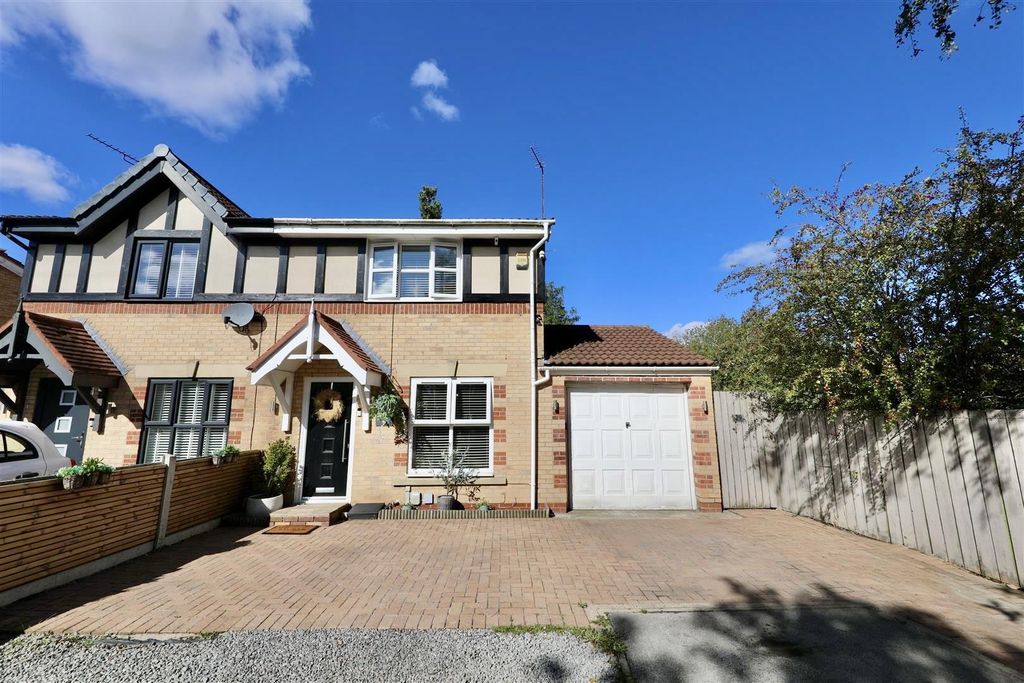 Property photo 1 of 19 Front