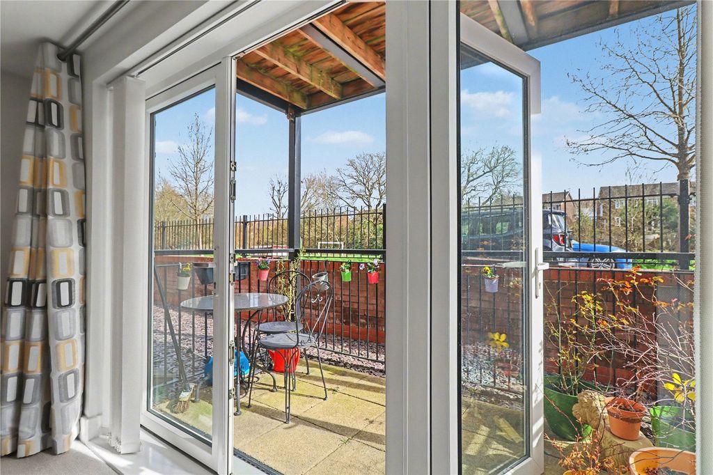 Property photo 2 of 10 Terrace