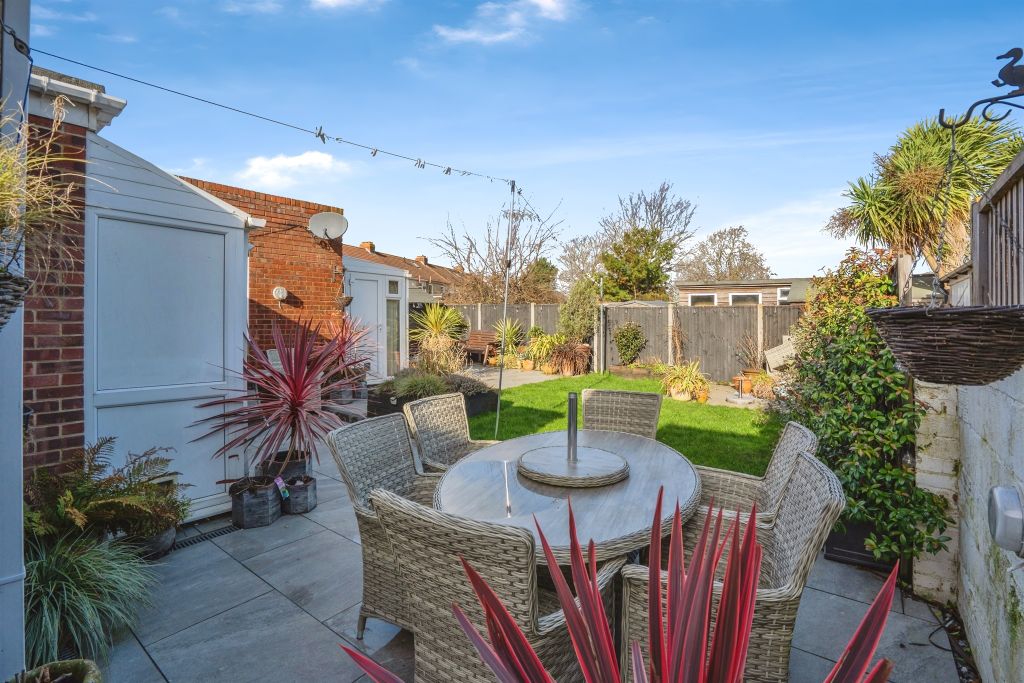 Property photo 2 of 19