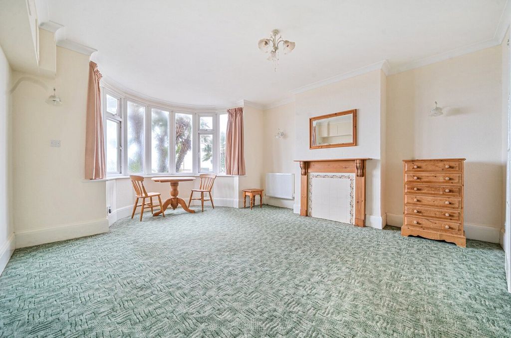 Property photo 2 of 17 Picture No. 01