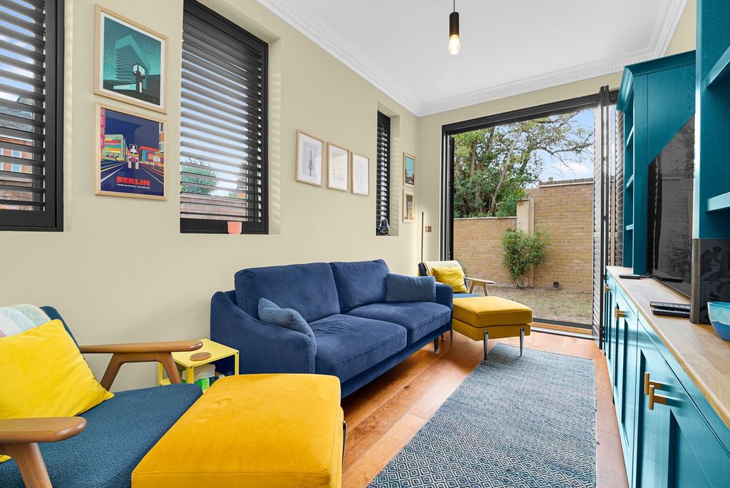Property photo 2 of 11