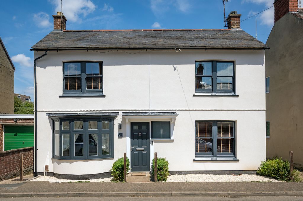 Property photo 1 of 17