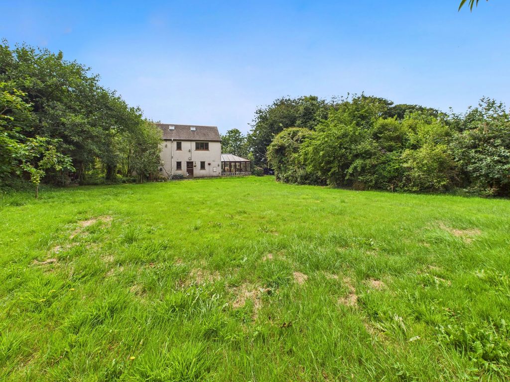 Property photo 3 of 20