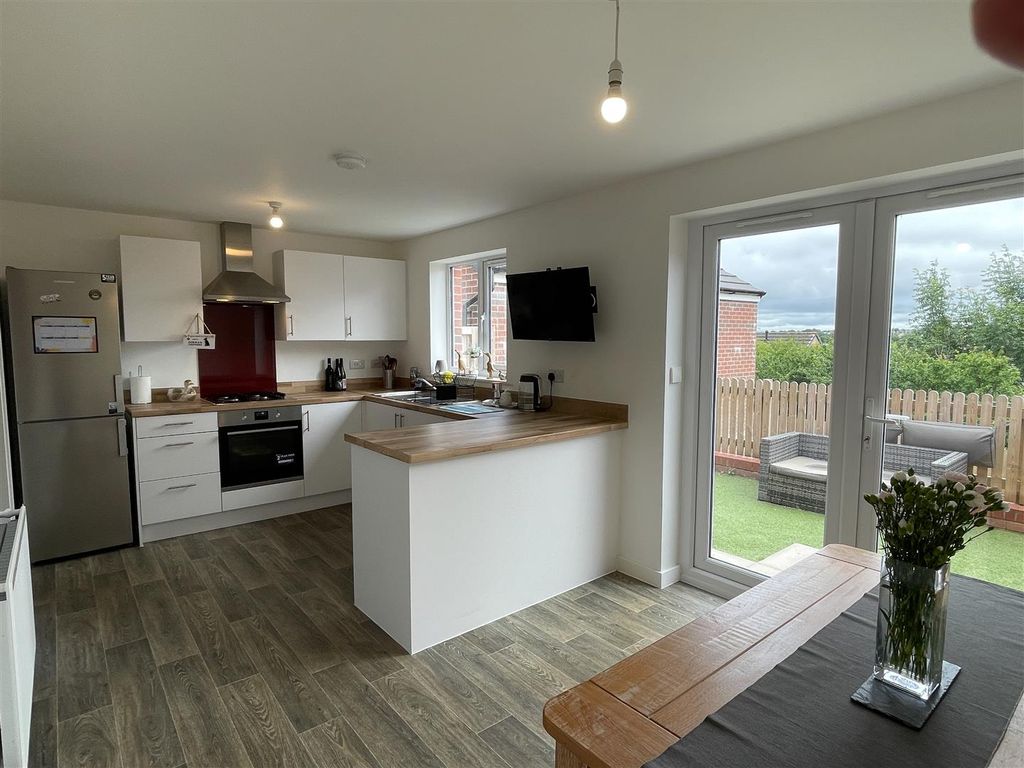 Property photo 3 of 26 44 Tasker Way Photo-Kitchen 1.Jpg
