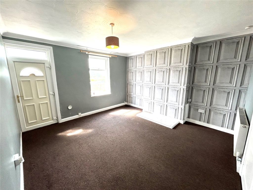 Property photo 2 of 12 Lounge