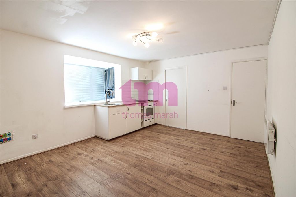 Property photo 2 of 5
