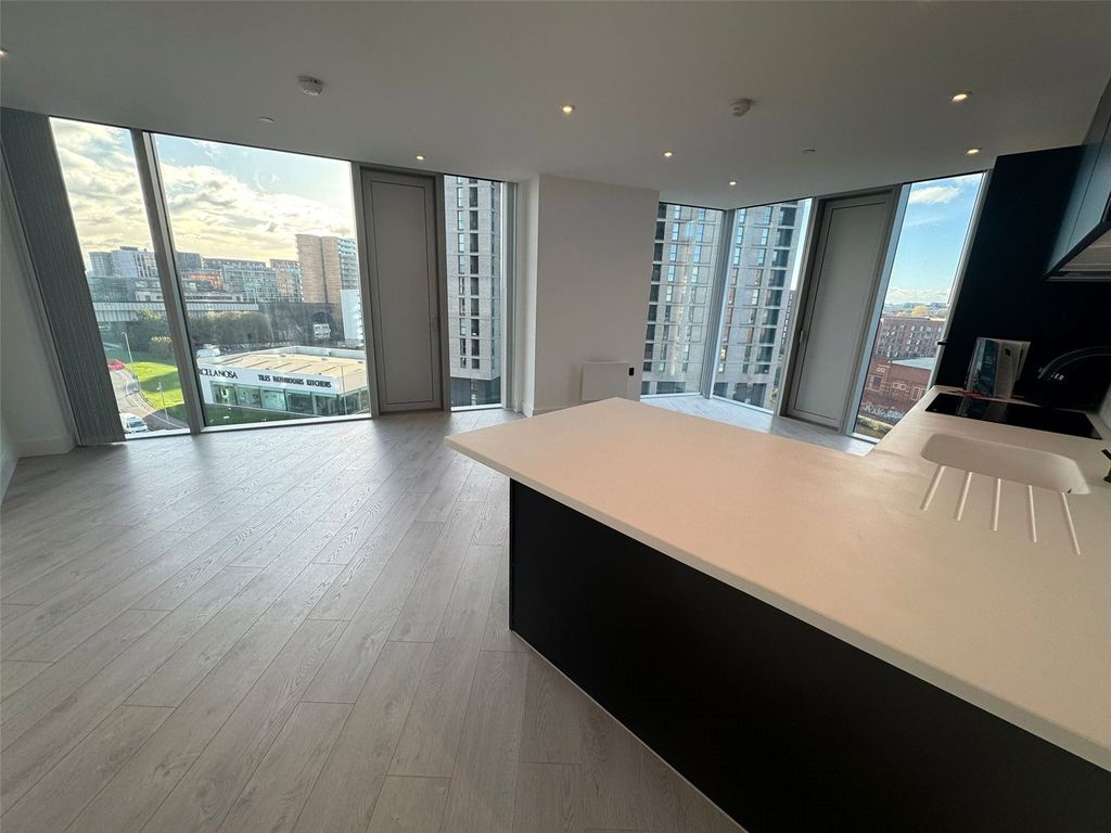 Property photo 3 of 20 Picture No. 02