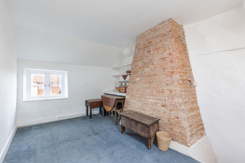 Property photo 3 of 16